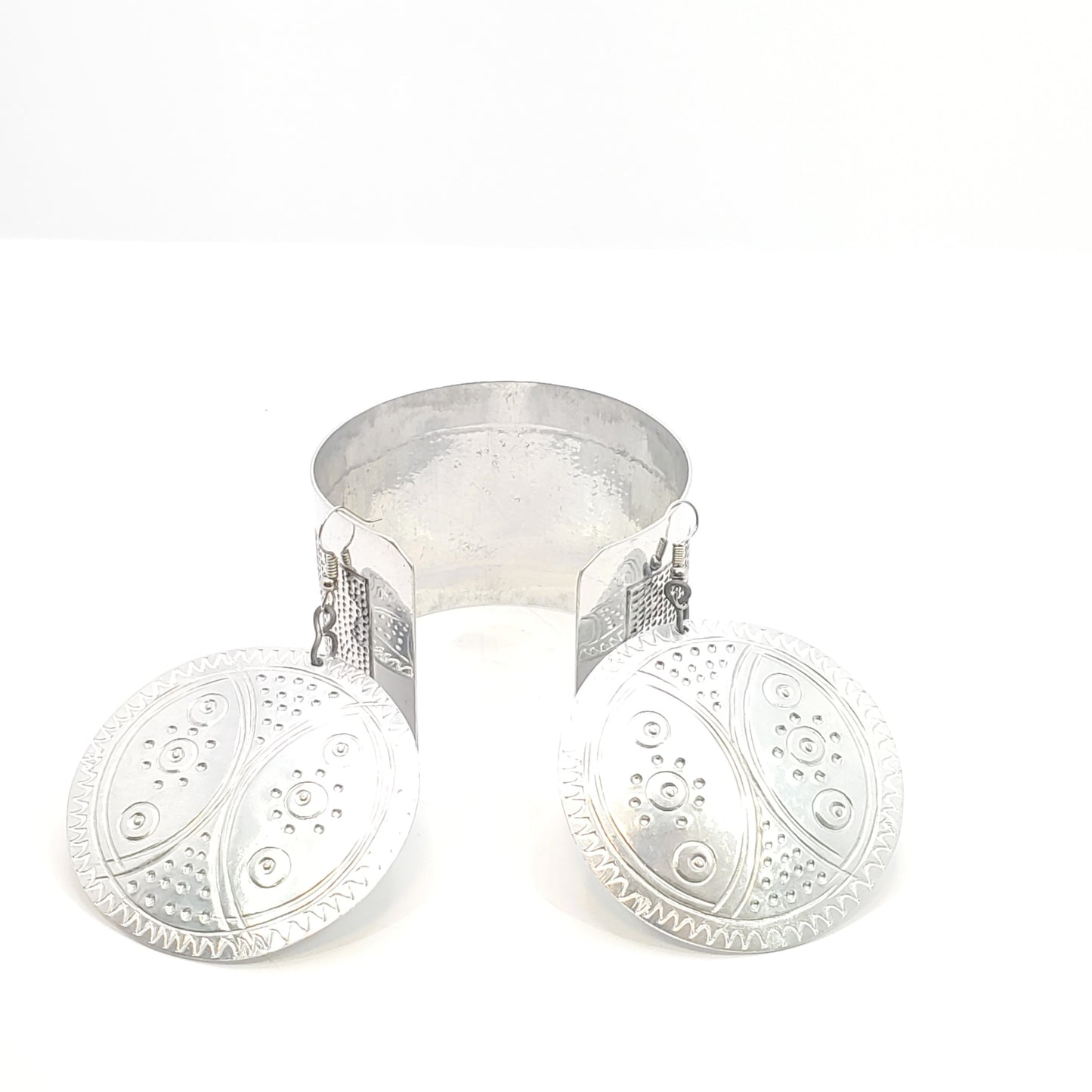 Zubaida Aluminium Cuff & Earring Set